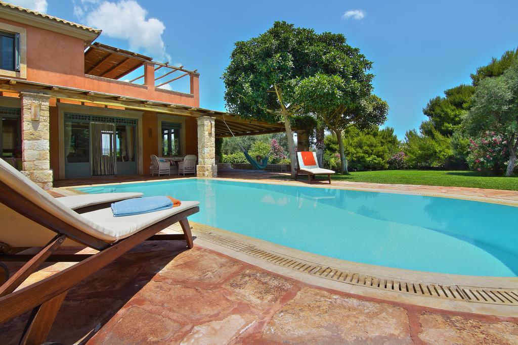 Vouliagmeni Villa Athena Ruang foto